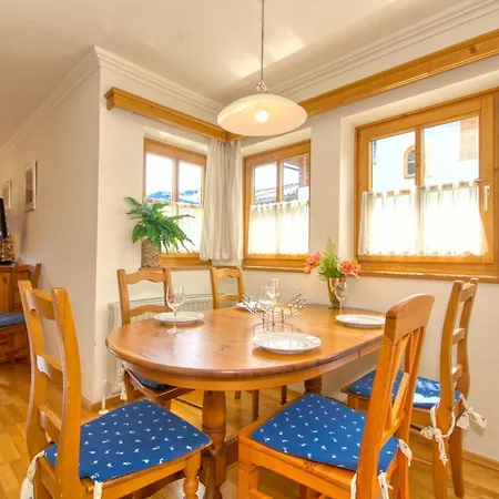 Select 4 - By Alpen アパート *