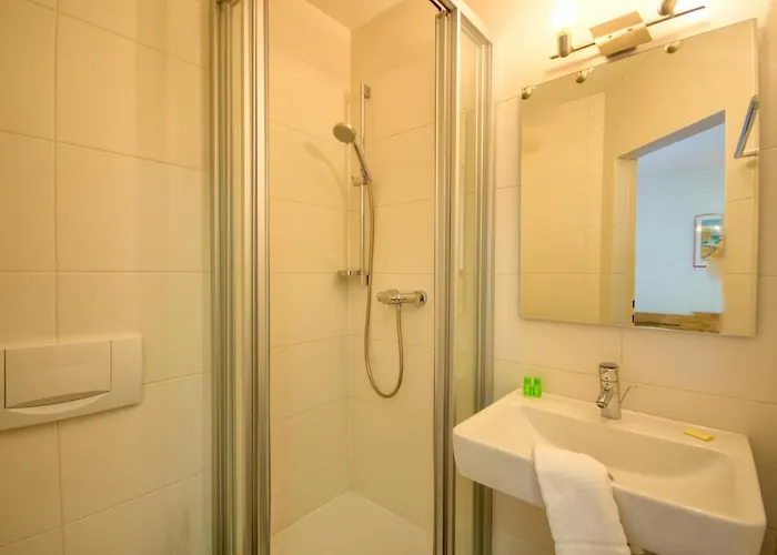 Select 4 - By Alpen アパート